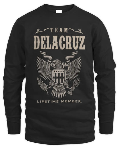 DELACRUZ TP06-K82 – Personalized Classic Style Apparel “Team NAME Lifetime Member” - Men's Long Sleeved T-Shirt - Black