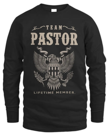 PASTOR TP06-K82 – Personalized Classic Style Apparel “Team NAME Lifetime Member” - Men's Long Sleeved T-Shirt - Black