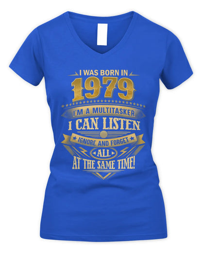 1979 HH89-K2 – Funny Birth Year Multitasker Quote T-Shirt - Women's V-Neck T-Shirt - Royal