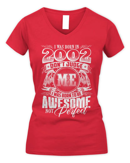 2002 HH89-K2 – Awesome Birth Year Quote T-Shirt - Women's V-Neck T-Shirt - Red