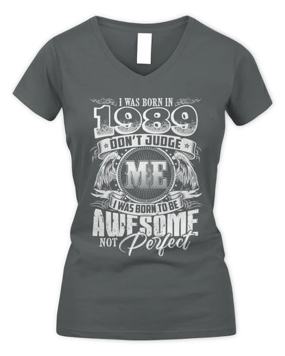 1989 HH89-K2 – Awesome Birth Year Quote T-Shirt - Women's V-Neck T-Shirt - Charcoal