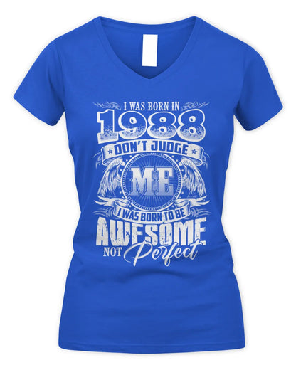 1988 HH89-K2 – Awesome Birth Year Quote T-Shirt - Women's V-Neck T-Shirt - Royal