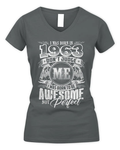 1963 HH89-K2 – Awesome Birth Year Quote T-Shirt - Women's V-Neck T-Shirt - Charcoal