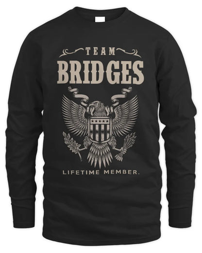 BRIDGES TP06-K82 – Personalized Classic Style Apparel “Team NAME Lifetime Member” - Men's Long Sleeved T-Shirt - Black