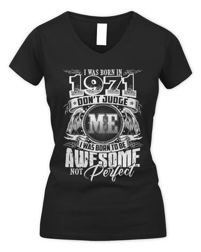1971 HH89-K2 – Awesome Birth Year Quote T-Shirt - Women's V-Neck T-Shirt - Black
