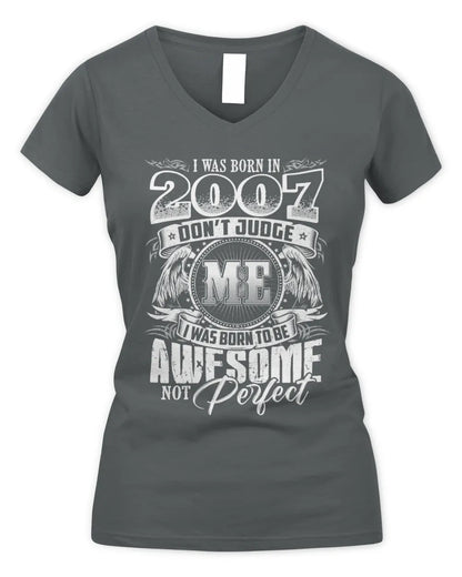 2007 HH89-K2 – Awesome Birth Year Quote T-Shirt - Women's V-Neck T-Shirt - Charcoal