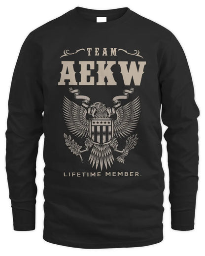 AEKW TP06-K82 – Personalized Classic Style Apparel “Team NAME Lifetime Member” - Men's Long Sleeved T-Shirt - Black