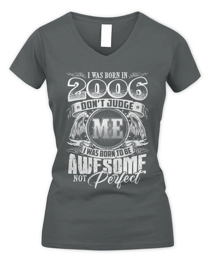 2006 HH89-K2 – Awesome Birth Year Quote T-Shirt - Women's V-Neck T-Shirt - Charcoal
