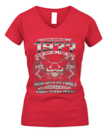 1977 HH89-K2 – Protective Family Quote T-Shirt - Women's V-Neck T-Shirt - Red