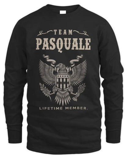 PASQUALE TP06-K82 – Personalized Classic Style Apparel “Team NAME Lifetime Member” - Men's Long Sleeved T-Shirt - Black