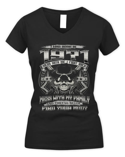 1971 HH89-K2 – Protective Family Quote T-Shirt - Women's V-Neck T-Shirt - Black